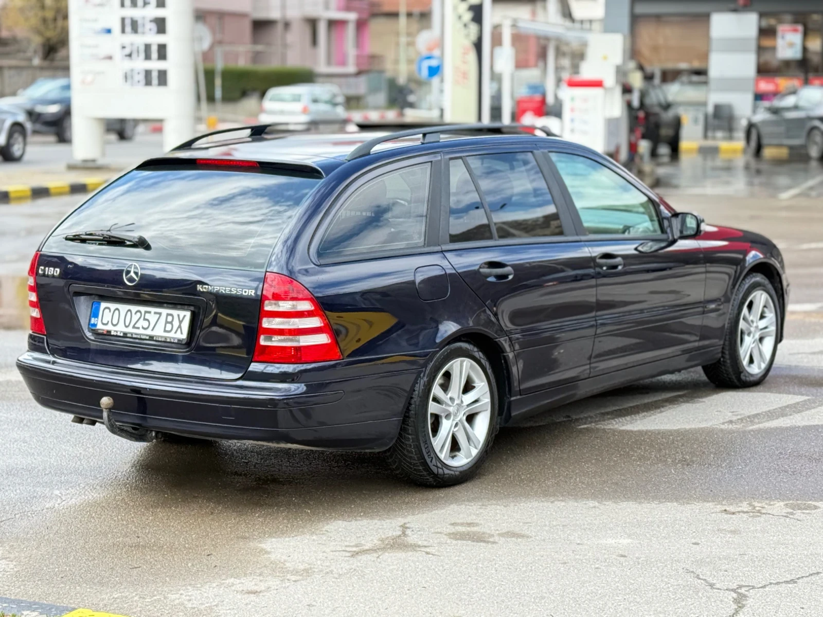 Mercedes-Benz C 180 1.8i Kompressor Климатроник* Шибидах, снимка 7 - Автомобили и джипове - 54091153