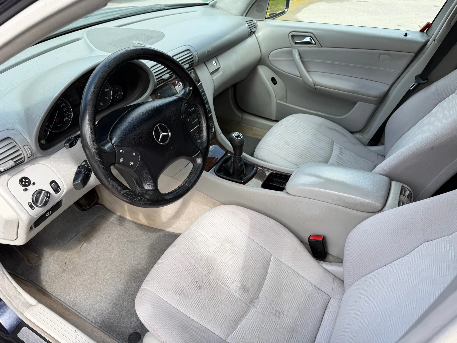 Mercedes-Benz C 180 1.8i Kompressor Климатроник* Шибидах, снимка 10 - Автомобили и джипове - 54091153