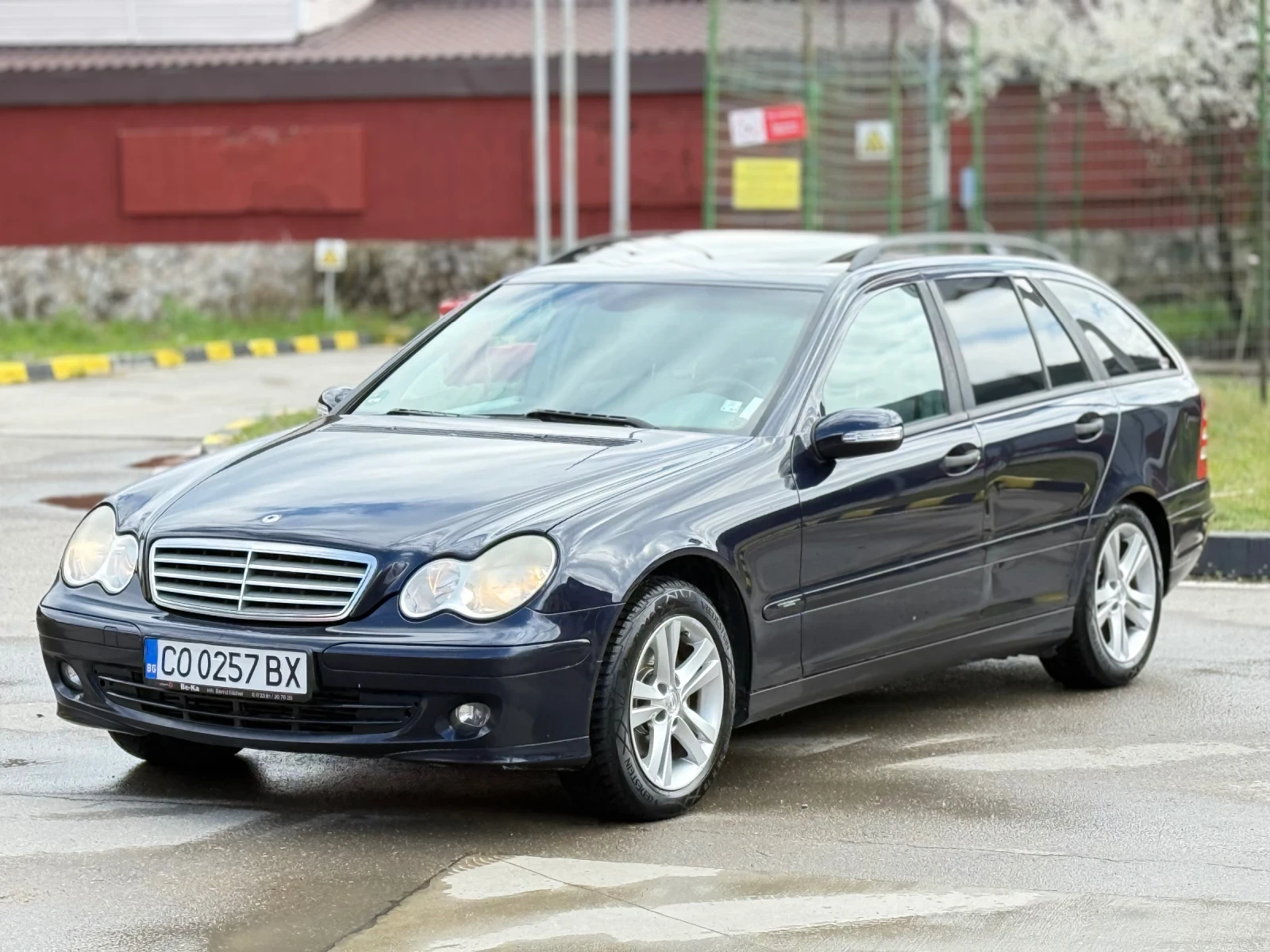 Mercedes-Benz C 180 1.8i Kompressor Климатроник* Шибидах, снимка 4 - Автомобили и джипове - 54091153