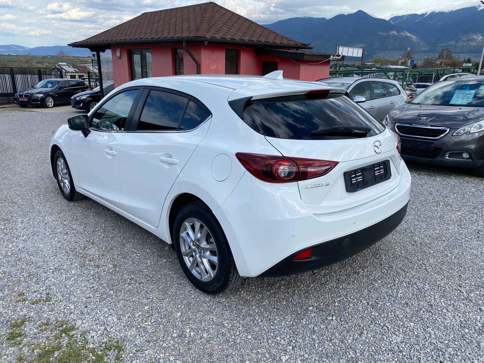 Mazda 3 1.5 DIZEL skyactiv, снимка 7 - Автомобили и джипове - 54135886