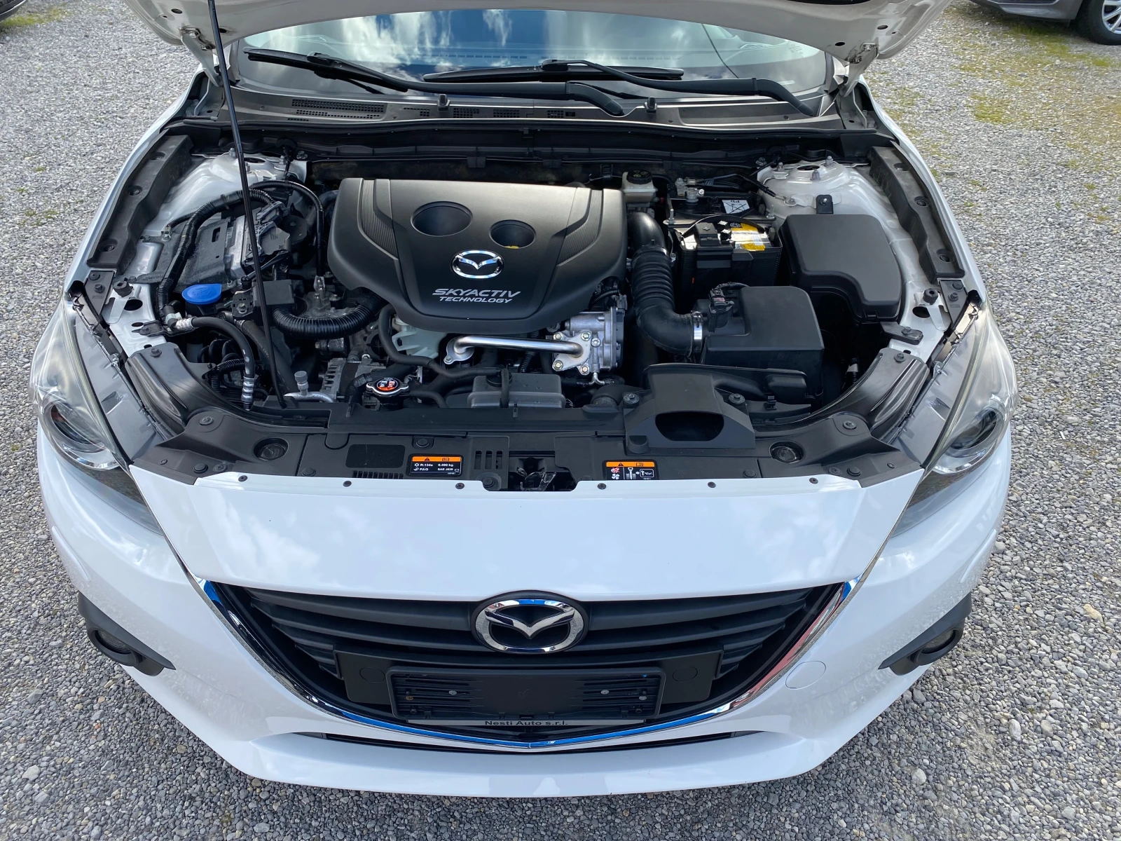 Mazda 3 1.5 DIZEL skyactiv, снимка 15 - Автомобили и джипове - 54135886