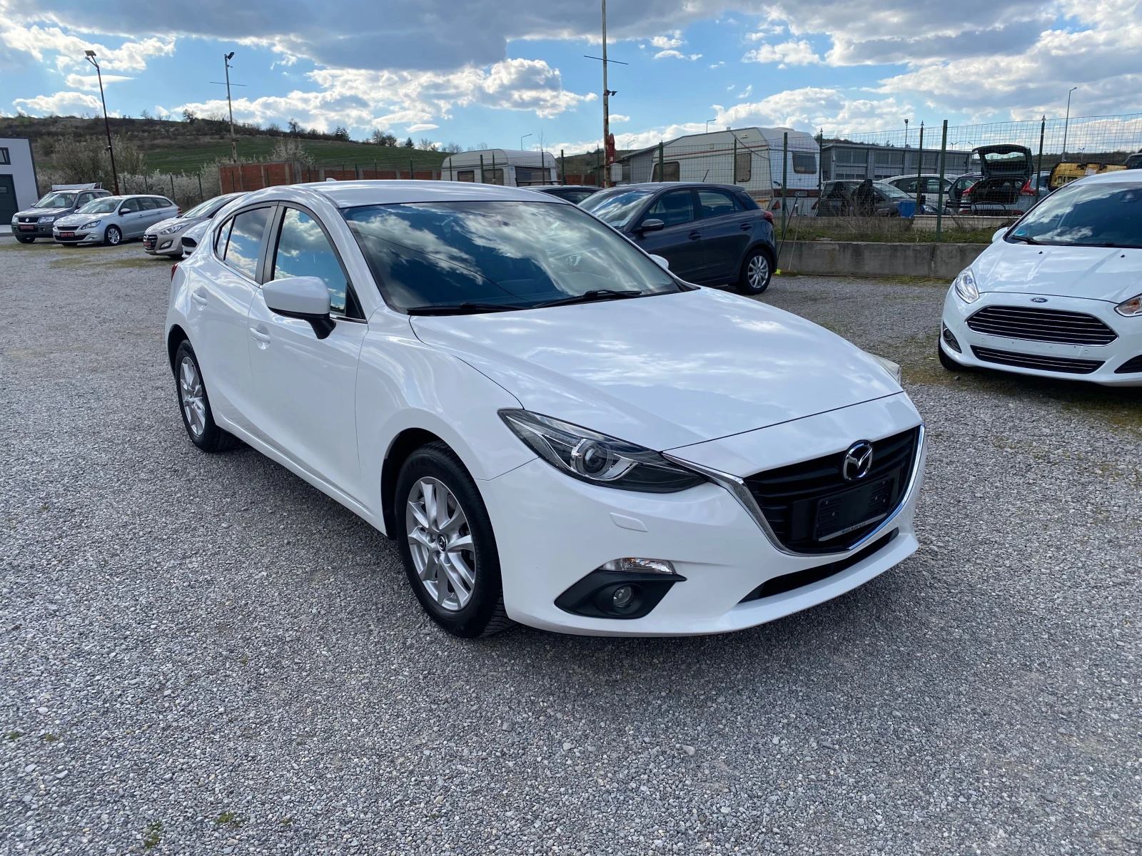 Mazda 3 1.5 DIZEL skyactiv, снимка 3 - Автомобили и джипове - 54135886