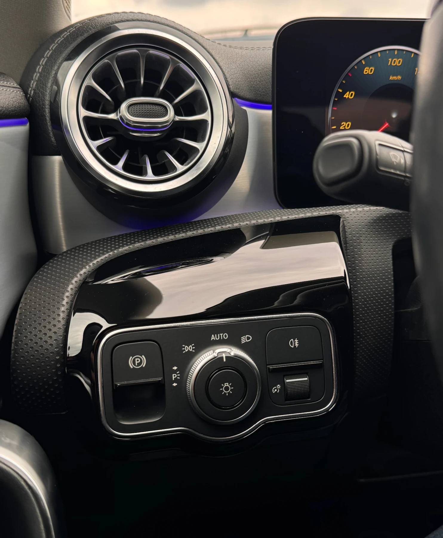 Mercedes-Benz CLA 200 AMG 45s, снимка 11 - Автомобили и джипове - 54176167