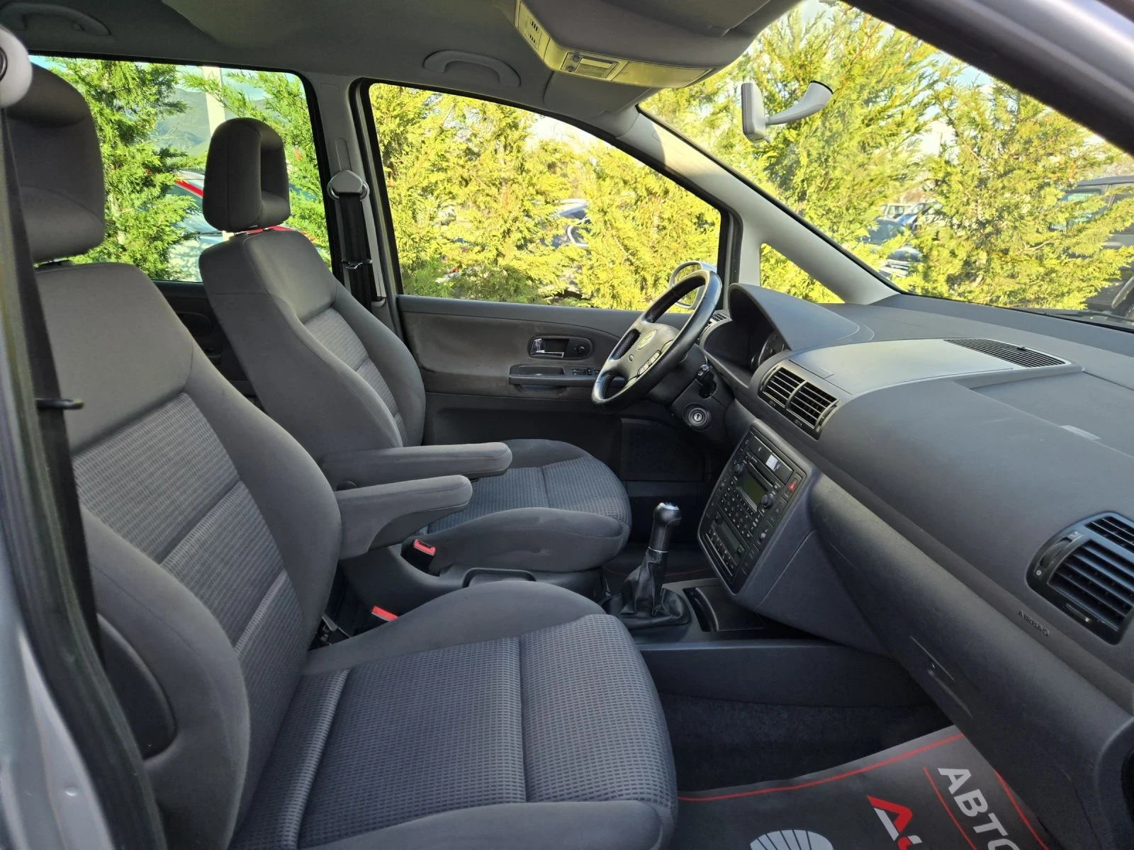 VW Sharan 1.9TDI-116кс= 4х4= 7МЕСТА= BUSSINES= КСЕНОН= FACE, снимка 15 - Автомобили и джипове - 54181022