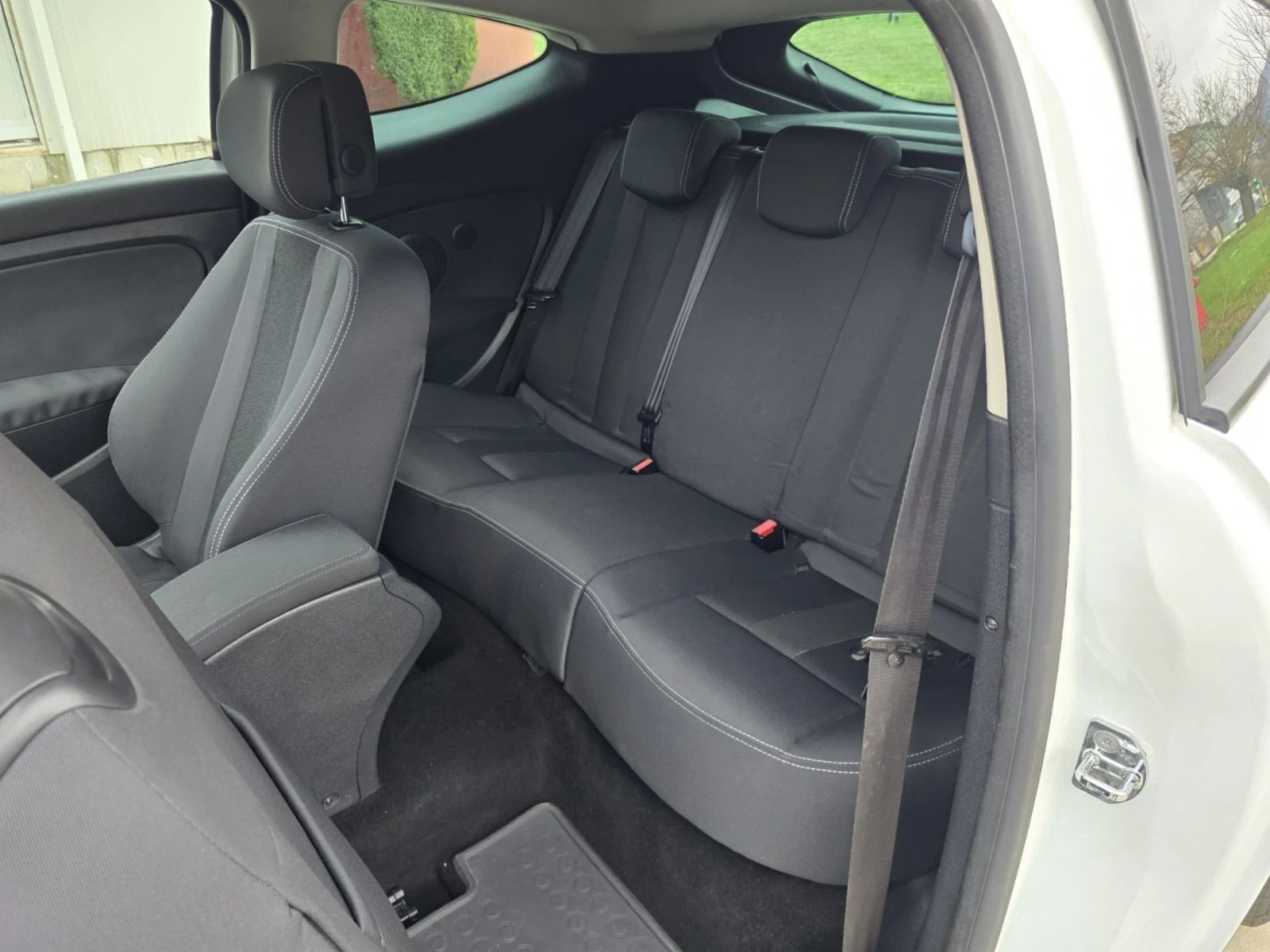 Renault Megane 1.6i NAVI , снимка 11 - Автомобили и джипове - 54209184