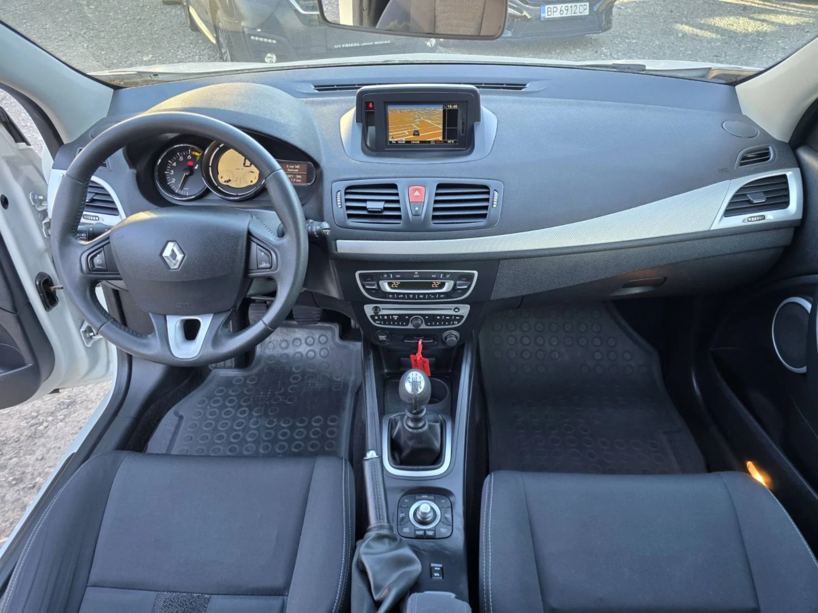 Renault Megane 1.6i NAVI , снимка 7 - Автомобили и джипове - 54209184