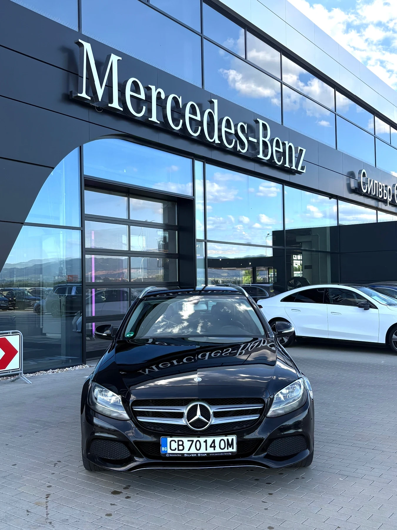 Mercedes-Benz C 220 Avantgarde Сервизна История, снимка 3 - Автомобили и джипове - 54714591