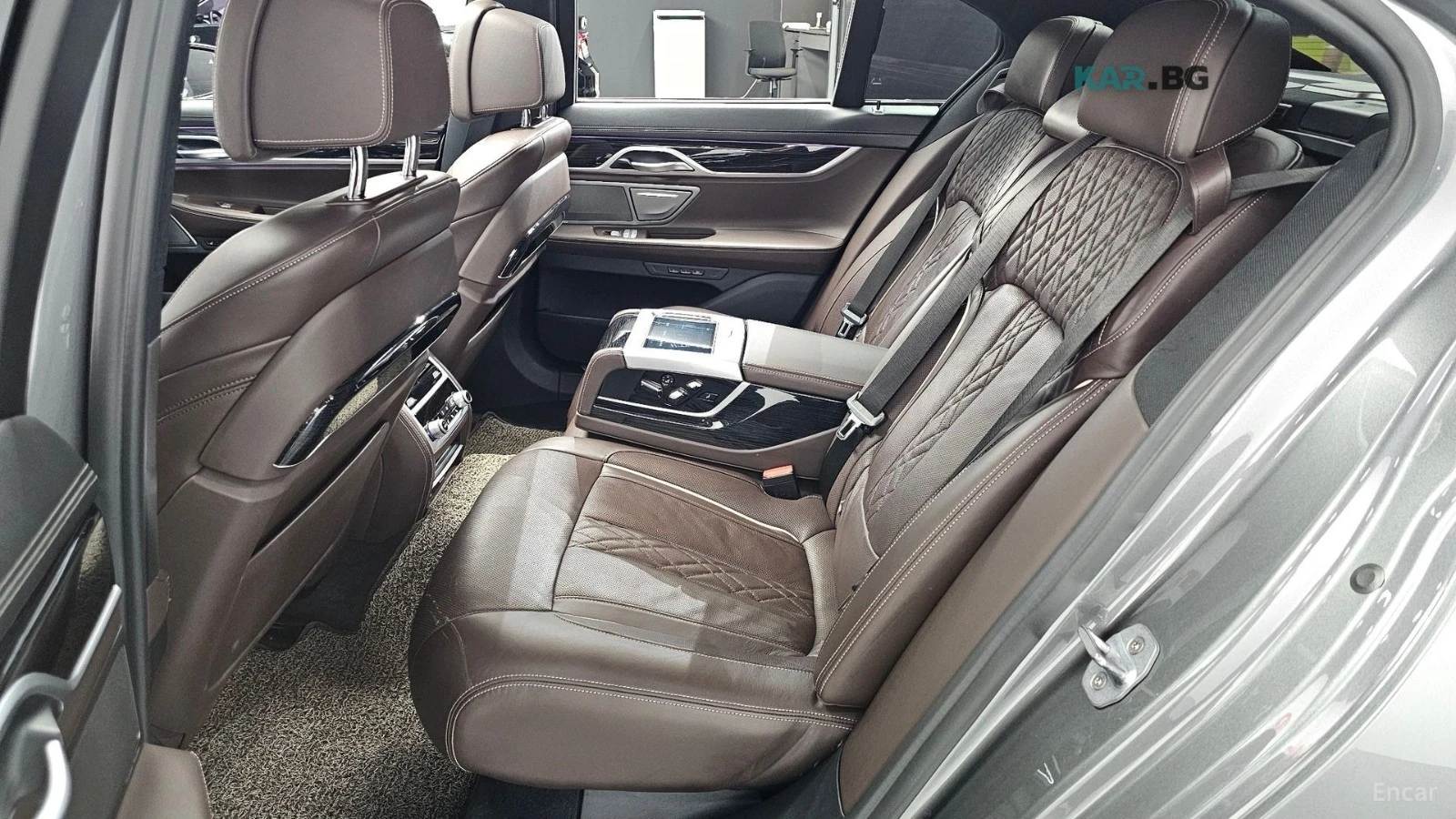 BMW 740 M-SPORT/HUD/360/DISTRONIC/XDRIVE, снимка 16 - Автомобили и джипове - 54814093