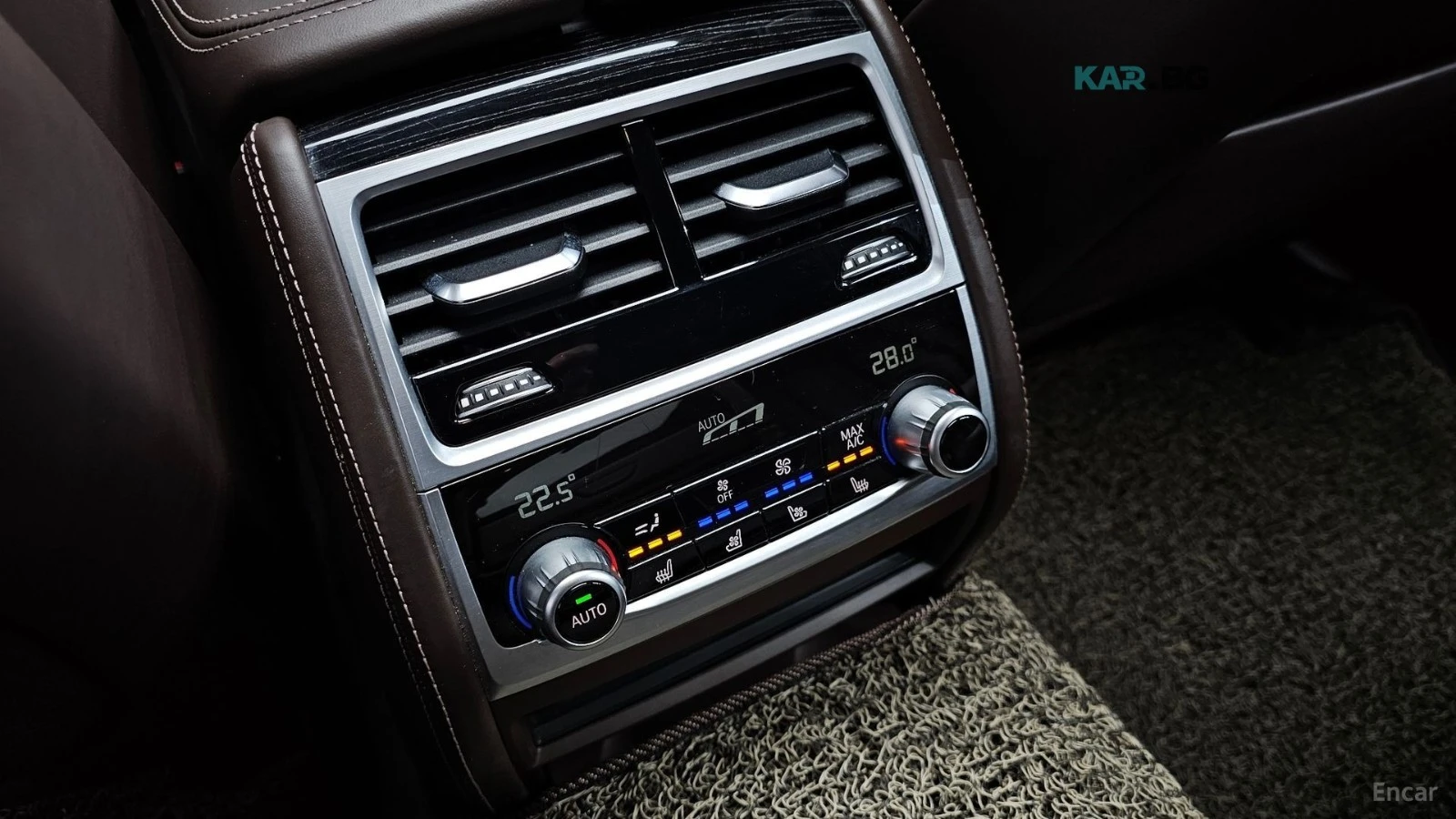 BMW 740 M-SPORT/HUD/360/DISTRONIC/XDRIVE, снимка 17 - Автомобили и джипове - 54814093