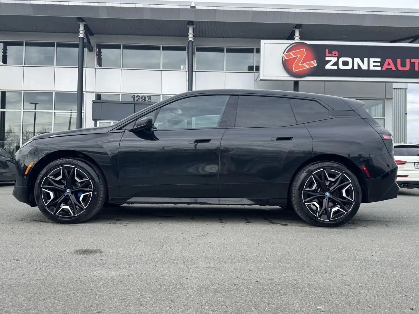 BMW iX MPACK | HARMAN/KARDON| DISSTRONI| SOFT CLOSE| HUD| | Mobile.bg � ����������� 2