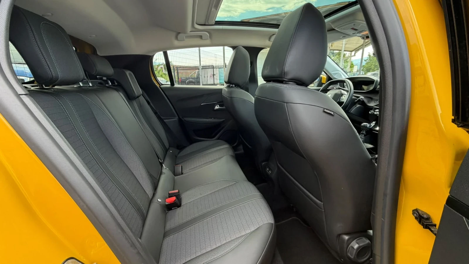 Peugeot 208 Allure, снимка 13 - Автомобили и джипове - 55310000