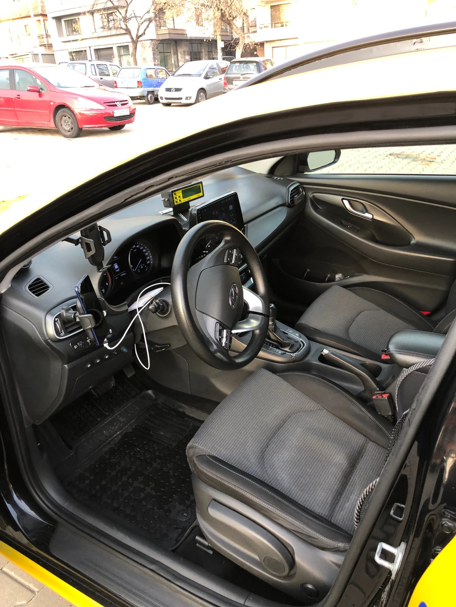Hyundai I30 1.6 CRDI, снимка 7 - Автомобили и джипове - 55323433