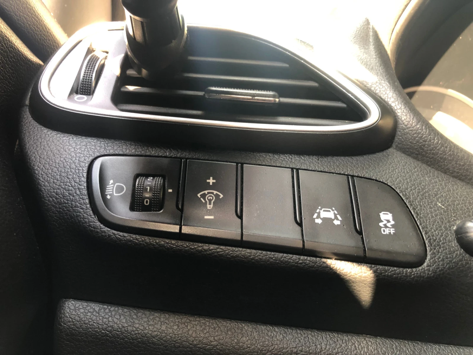 Hyundai I30 1.6 CRDI, снимка 11 - Автомобили и джипове - 55323433