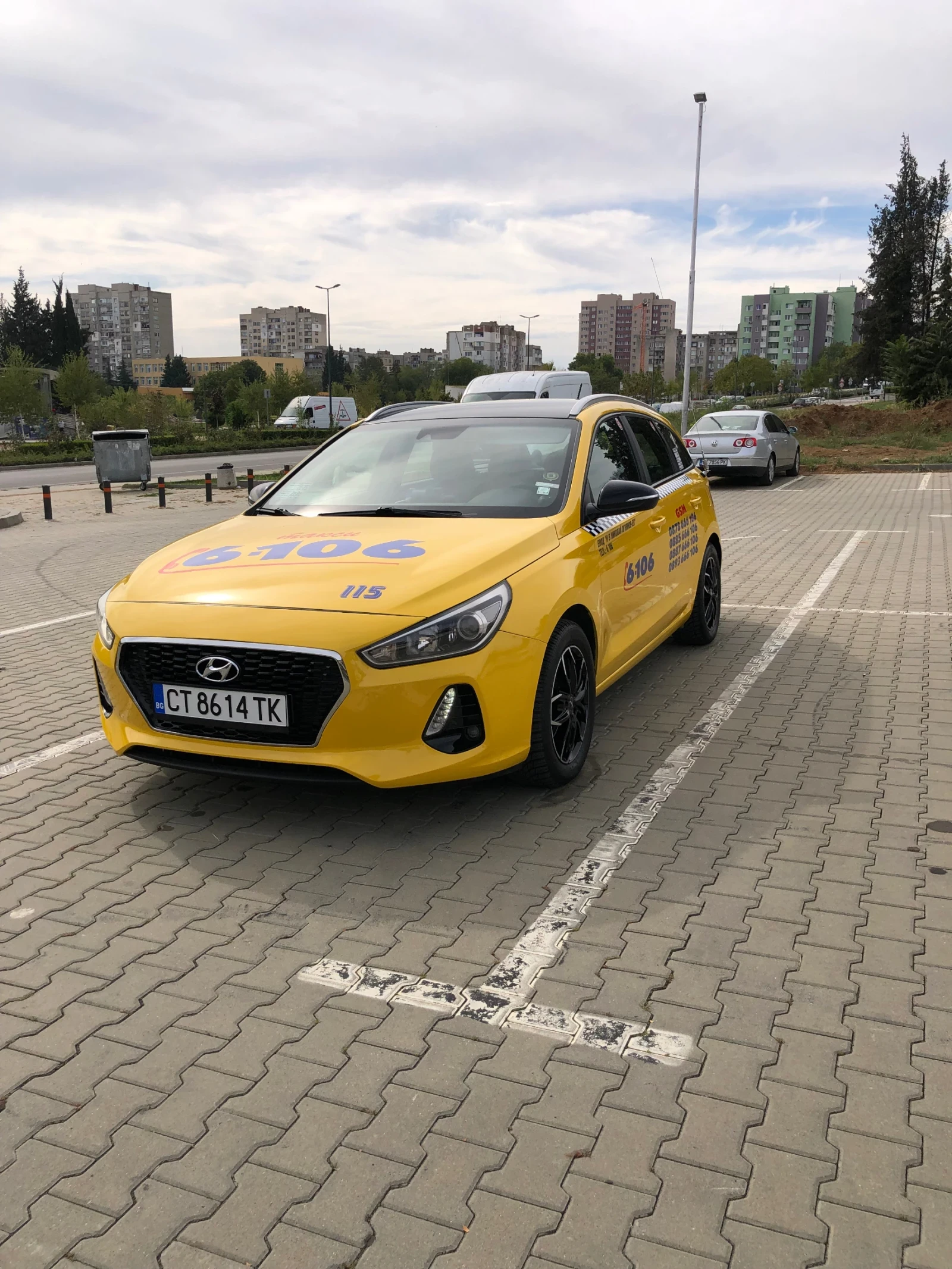 Hyundai I30 1.6 CRDI, снимка 3 - Автомобили и джипове - 55323433