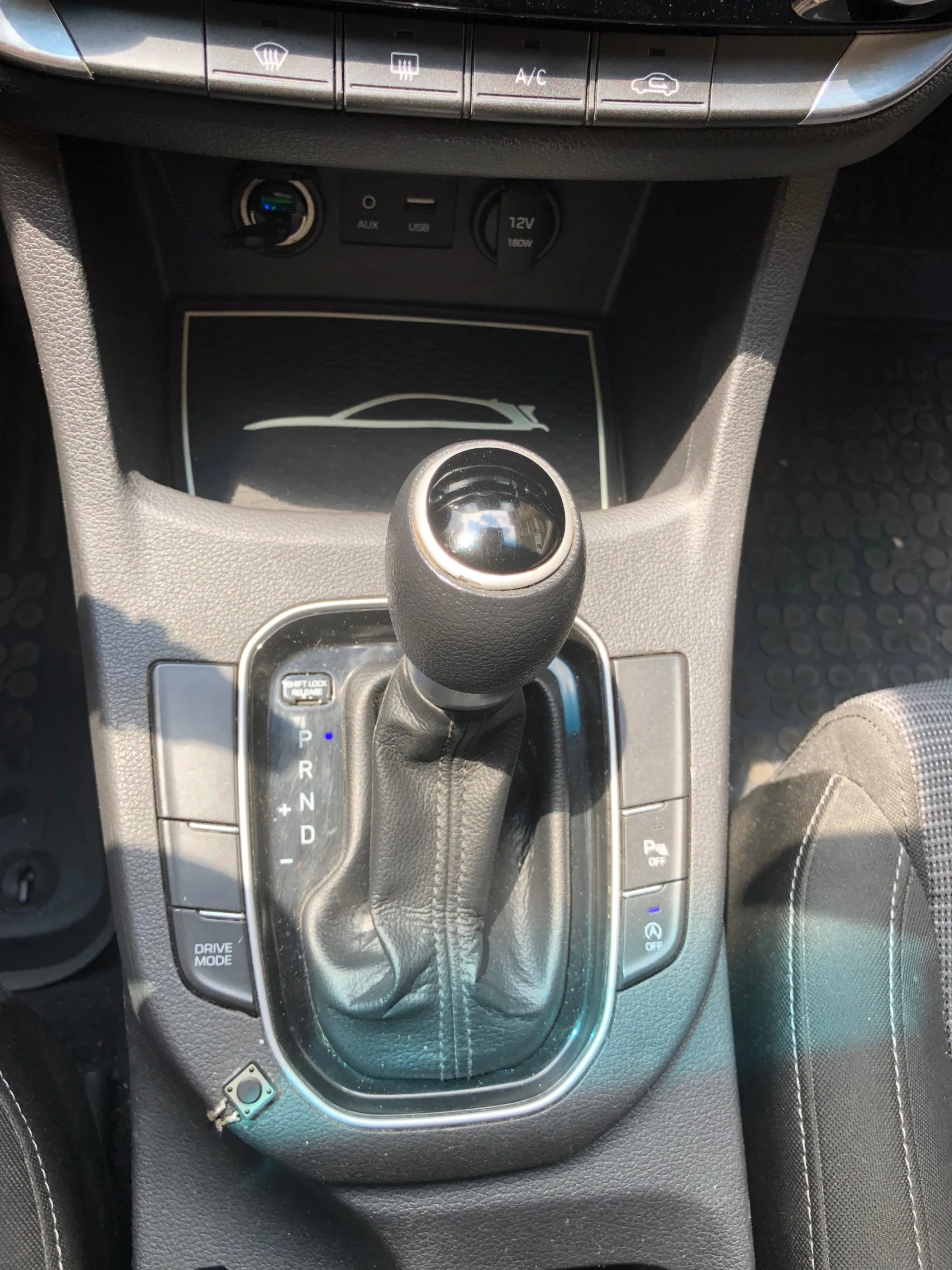Hyundai I30 1.6 CRDI, снимка 9 - Автомобили и джипове - 55323433