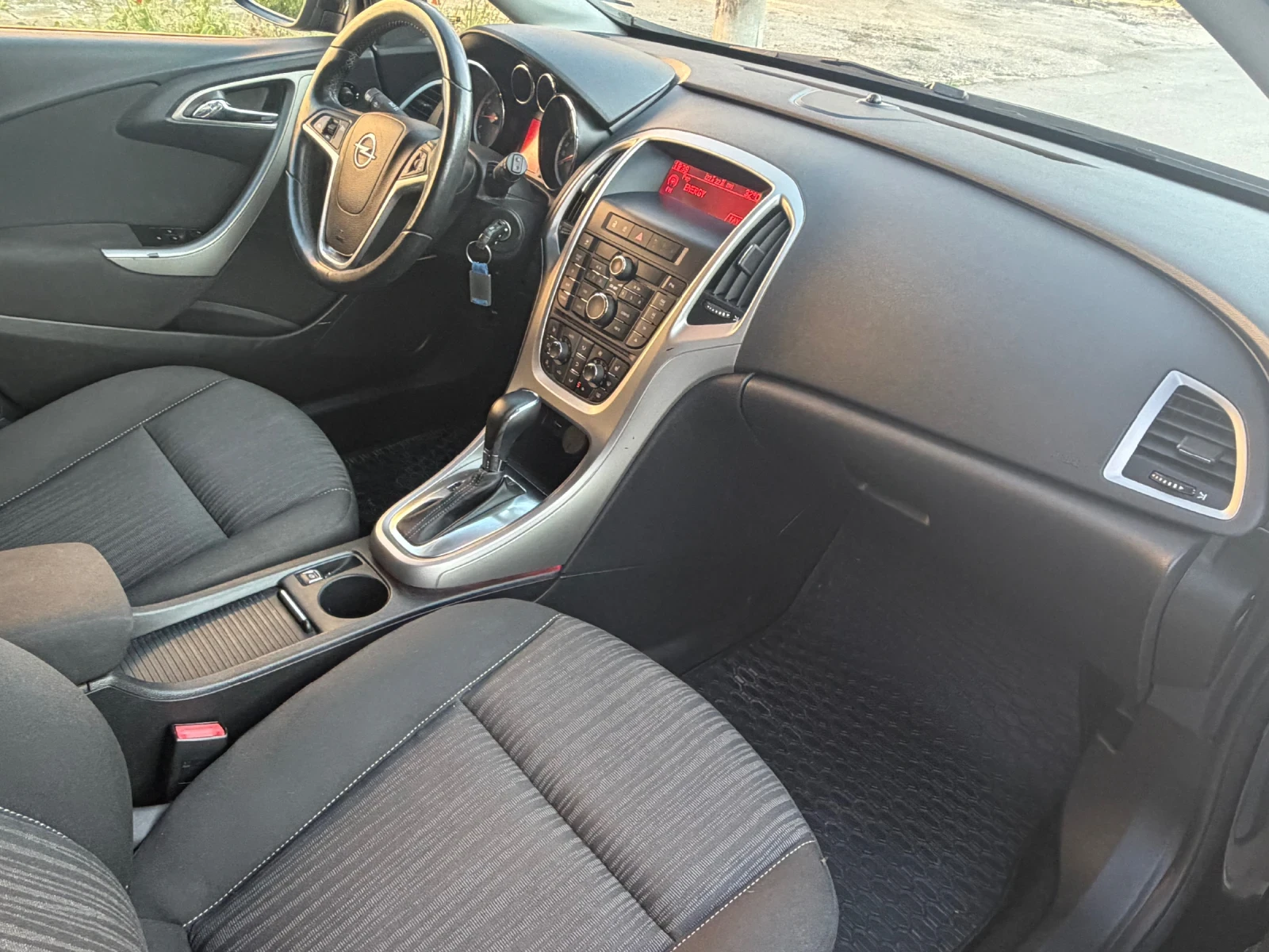 Opel Astra АВТОМАТИК / ПОДГРЕВ ВОЛАН И СЕДАЛКИ / АВТОПИЛОТ , снимка 8 - Автомобили и джипове - 55504166