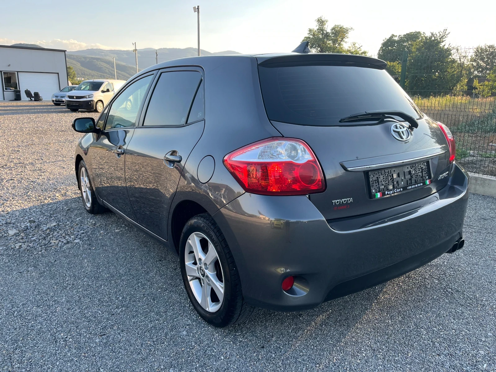 Toyota Auris 2.0 D4D Feislift, снимка 4 - Автомобили и джипове - 55535497