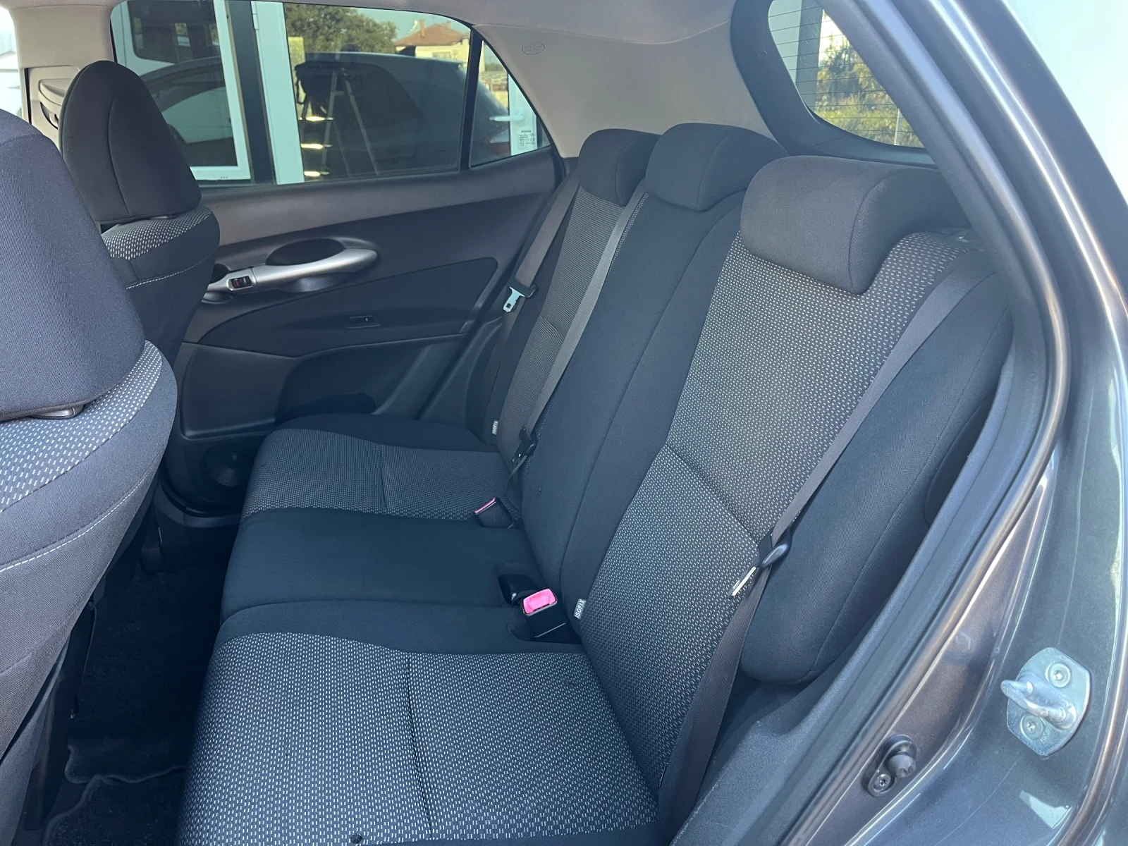 Toyota Auris 2.0 D4D Feislift, снимка 13 - Автомобили и джипове - 55535497