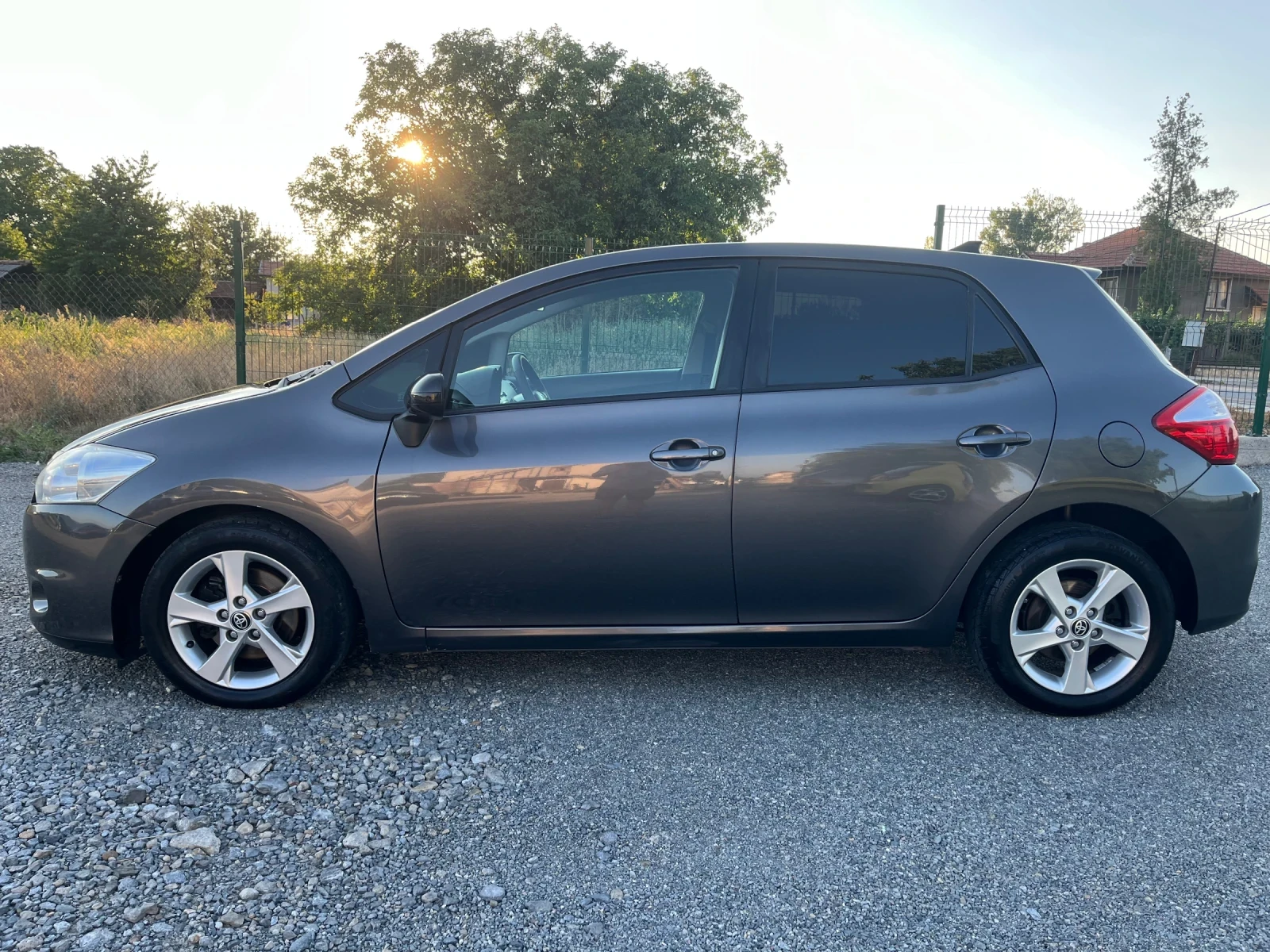 Toyota Auris 2.0 D4D Feislift, снимка 7 - Автомобили и джипове - 55535497