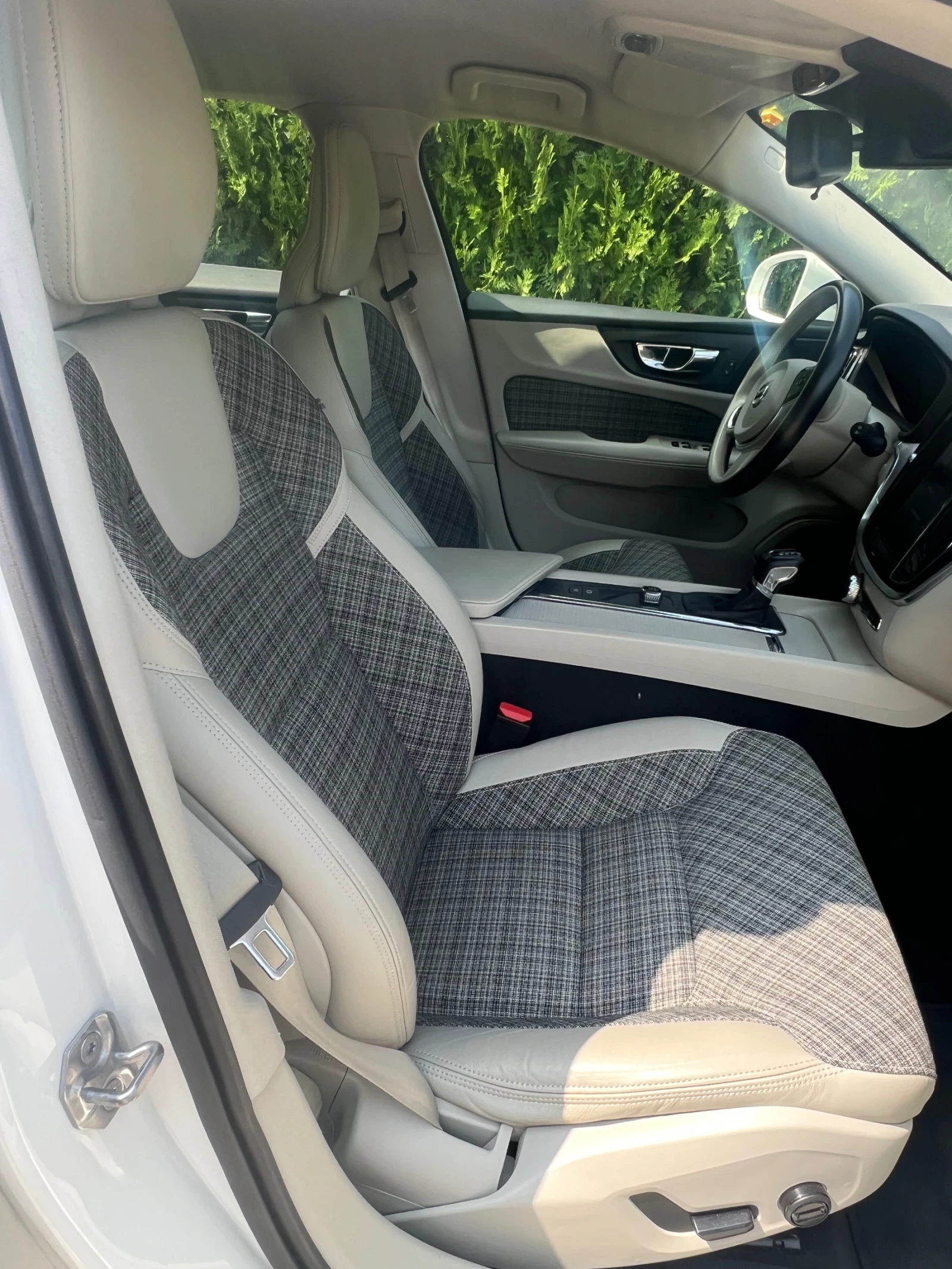 Volvo V60, снимка 8 - Автомобили и джипове - 55602514