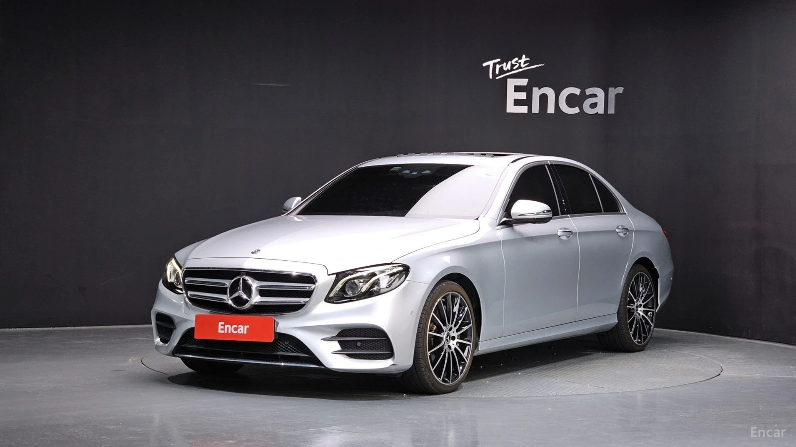 Mercedes-Benz E 300 AMG* 4MATIC* BURMESTER* 360* ПАНОРАМА* ПОДГРЕВ* HU