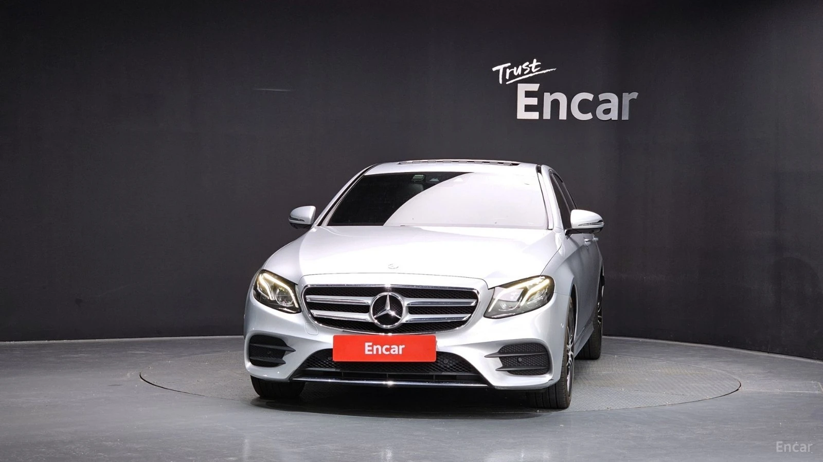 Mercedes-Benz E 300 AMG* 4MATIC* BURMESTER* 360* ПАНОРАМА* ПОДГРЕВ* HU, снимка 3 - Автомобили и джипове - 55684218