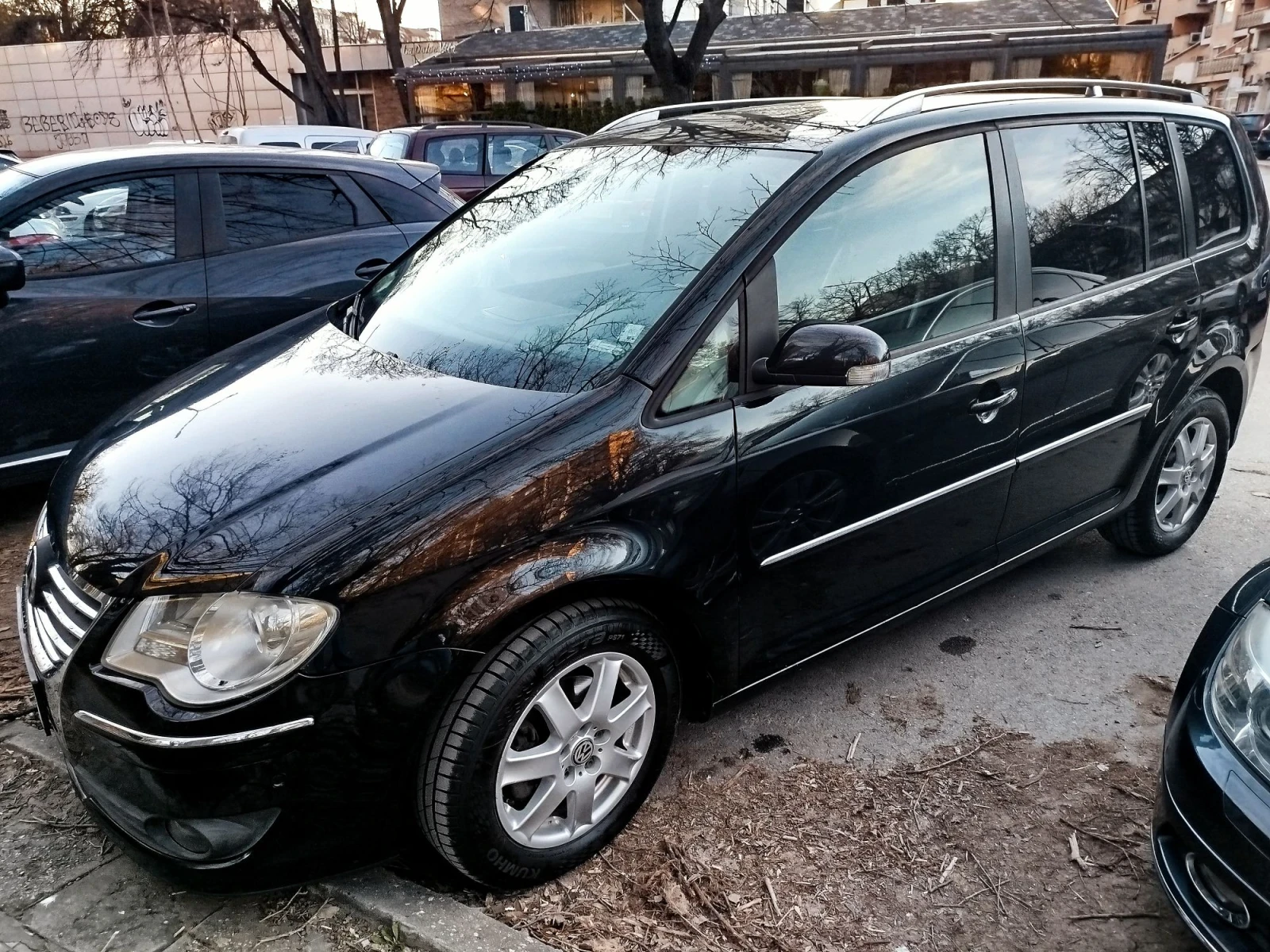 VW Touran 1.9tdi 6скорости , снимка 2 - Автомобили и джипове - 55747655