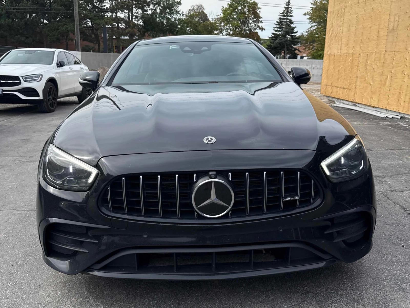 Mercedes-Benz E 53 AMG * АВТОКРЕДИТ * ГЛАВНО ПРЕДСТАВИТЕЛСТВО, снимка 2 - Автомобили и джипове - 56048528
