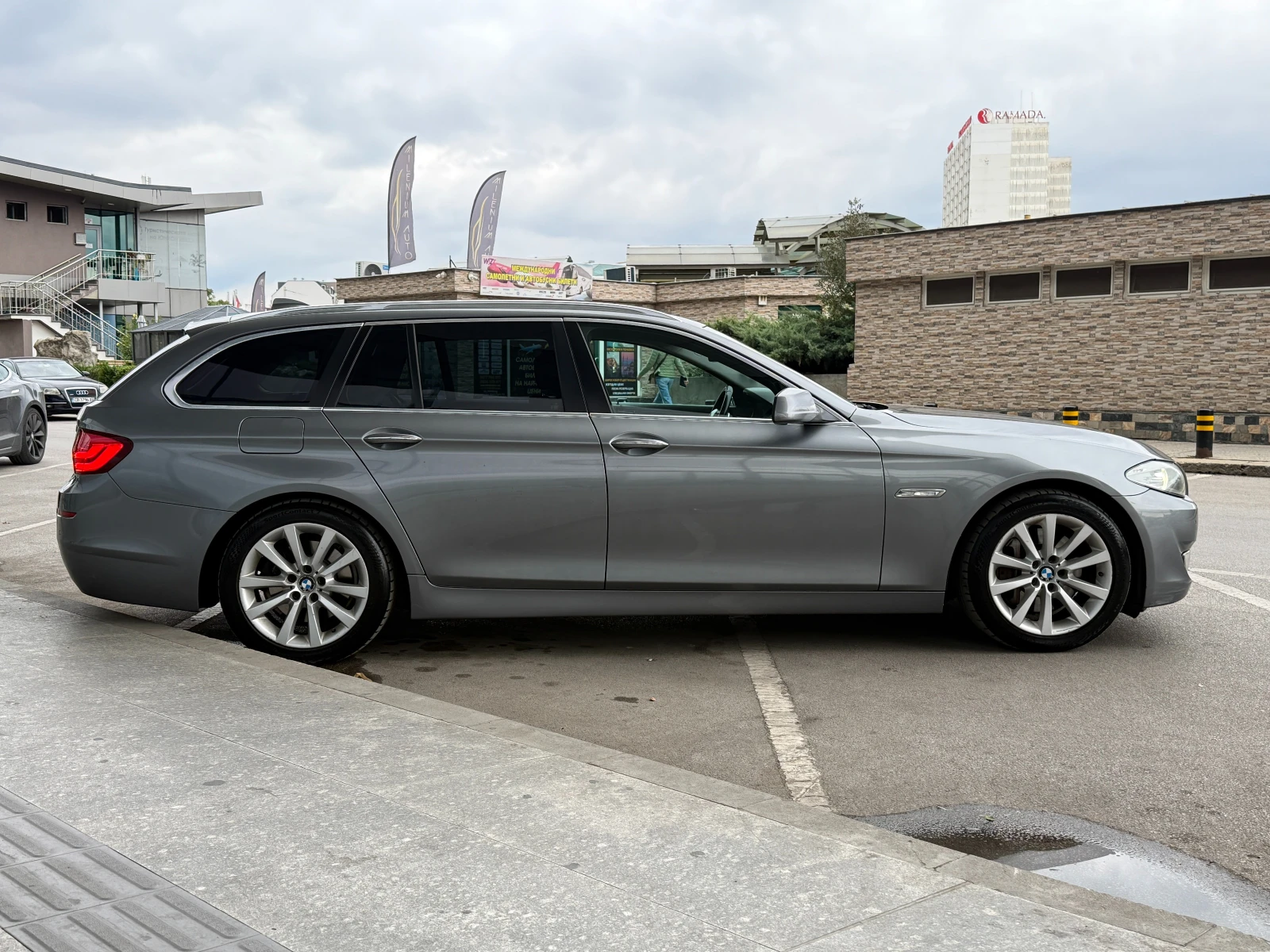 BMW 530 D 6 МЕСЕЦА ГАРАНЦИЯ/245к.с. Кожа/Навигация, снимка 6 - Автомобили и джипове - 56253447