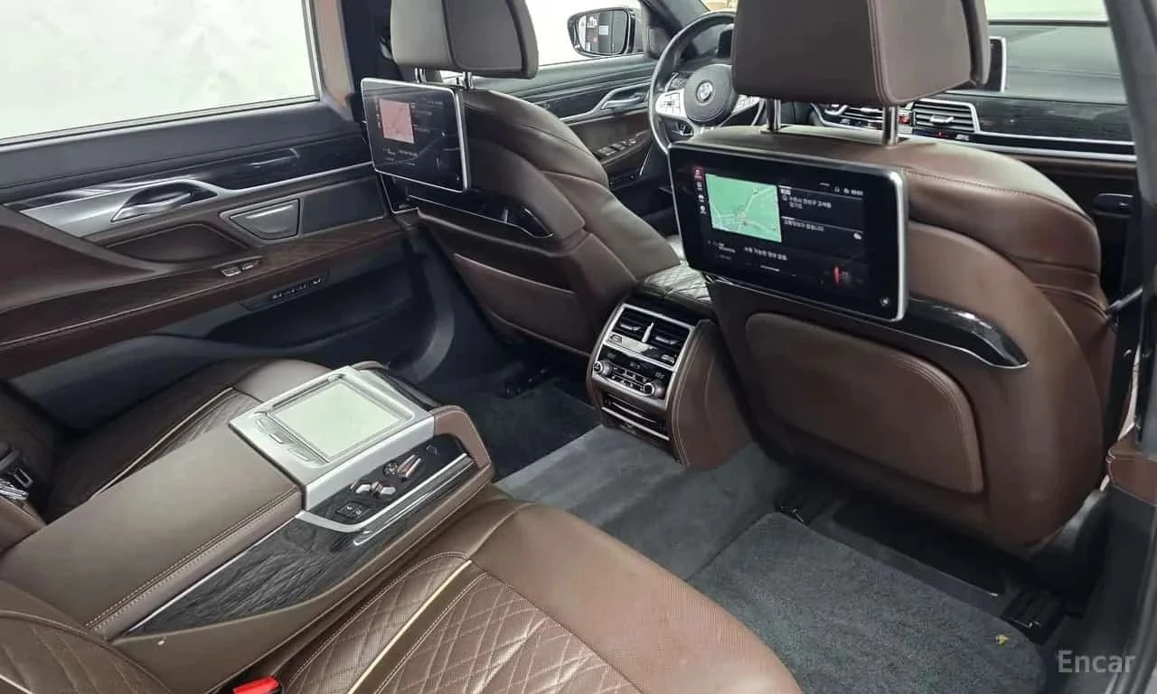 BMW 740, снимка 17 - Автомобили и джипове - 56726672