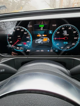 Mercedes-Benz EQC 400/4MATIC/AMG* ГОТОВ ЛИЗИНГ, снимка 13