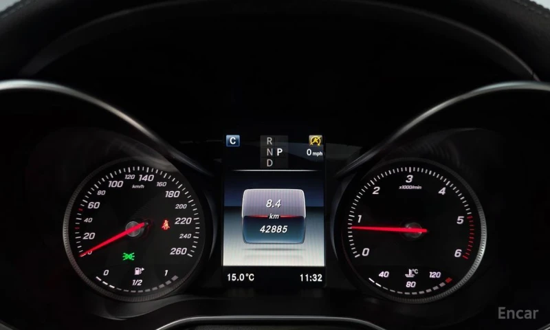 Mercedes-Benz GLC 220, снимка 8 - Автомобили и джипове - 52729644