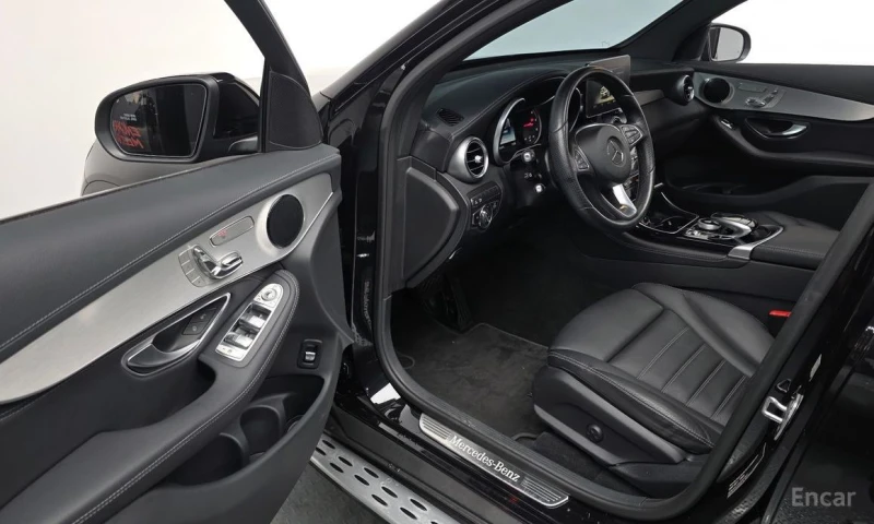 Mercedes-Benz GLC 220, снимка 11 - Автомобили и джипове - 52729644