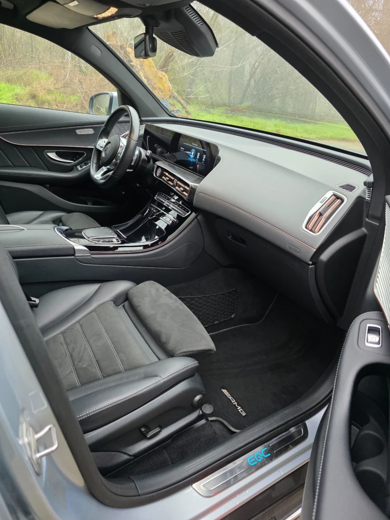Mercedes-Benz EQC 400/4MATIC/AMG* ГОТОВ ЛИЗИНГ, снимка 9 - Автомобили и джипове - 52875286
