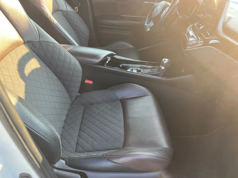 Toyota C-HR 1.8 HYBRID(КАТО НОВА), снимка 14 - Автомобили и джипове - 53272049