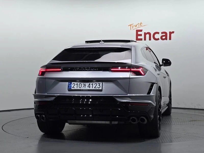Lamborghini Urus 4.0 DWN Automatic, снимка 4 - Автомобили и джипове - 55813578