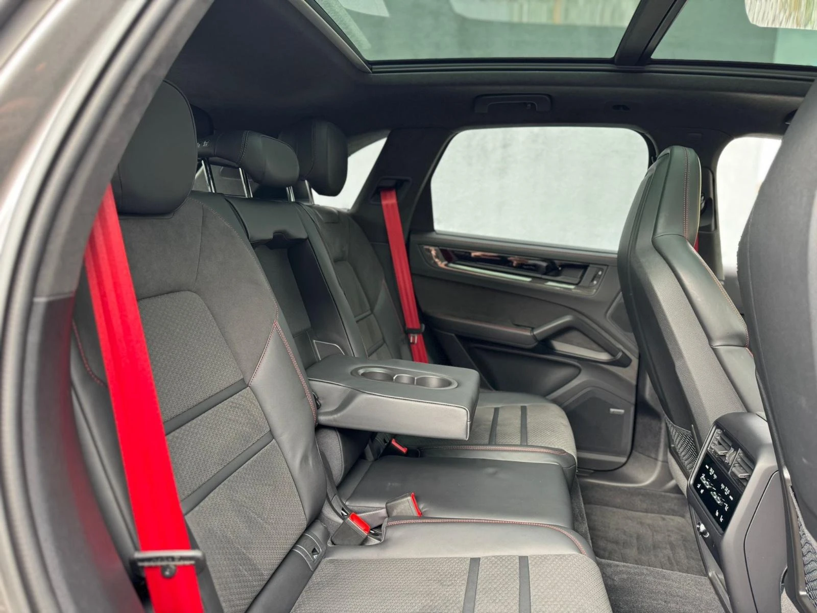 Porsche Cayenne GTS/FACELIFT/SPORT DESIGN/SPORT CHRONO/BOSE/PANO/ - изображение 8