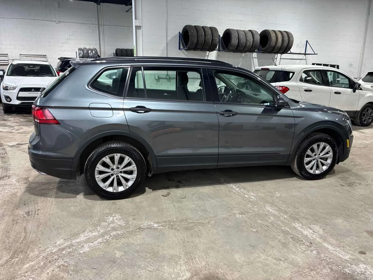 VW Tiguan * Trendline * CARFAX * , снимка 3 - Автомобили и джипове - 53924222