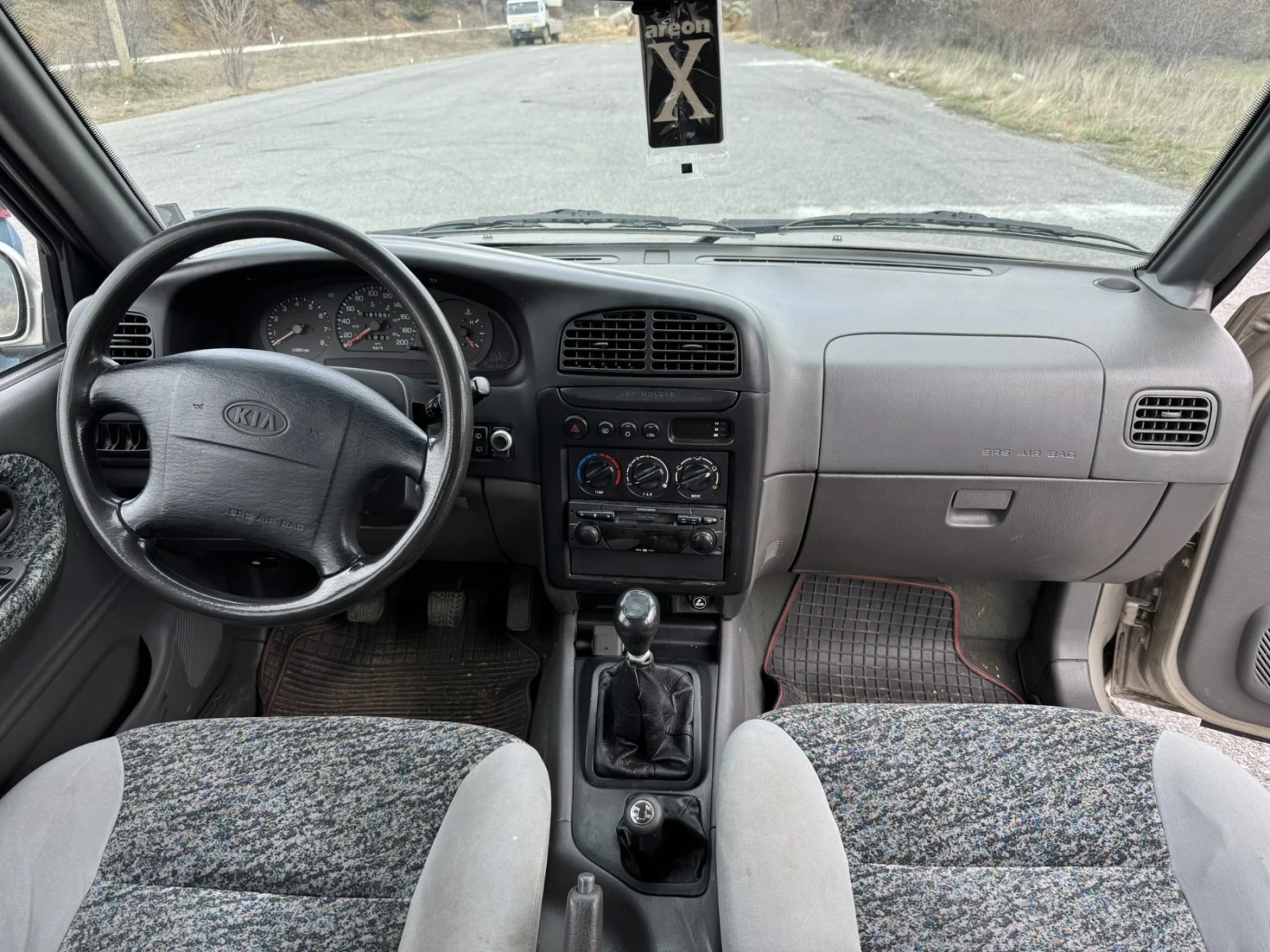 Kia Sportage 2.0 , снимка 11 - Автомобили и джипове - 54063914