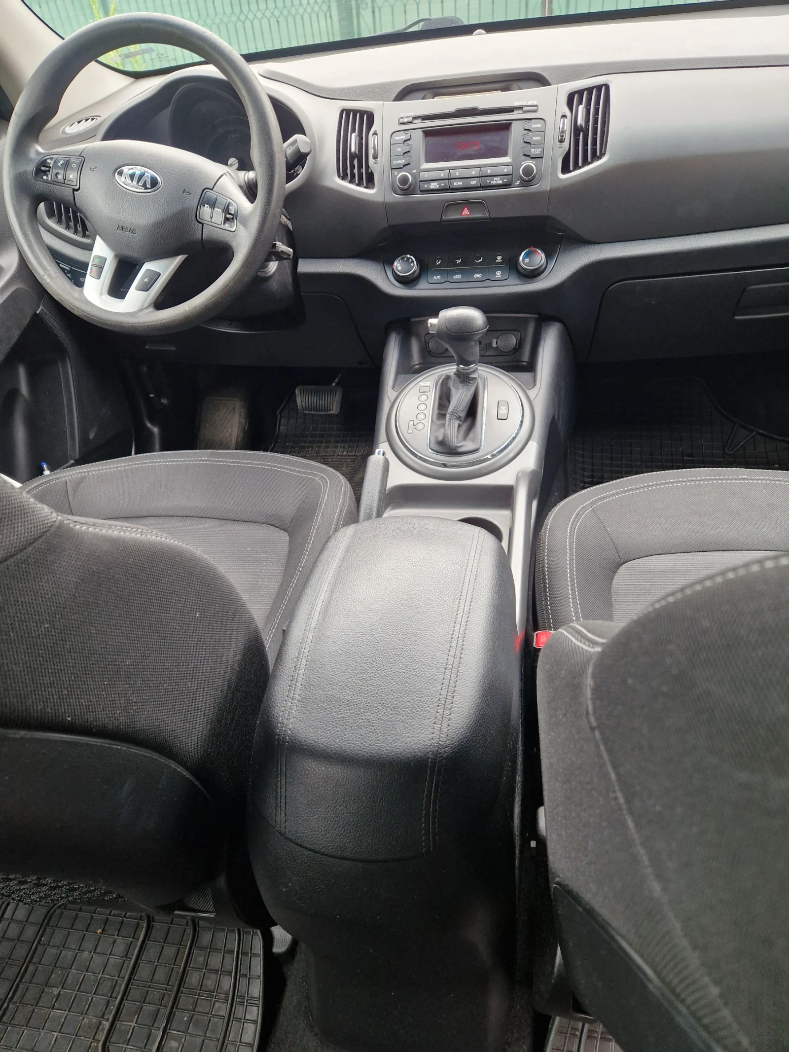 Kia Sportage Автоматик, снимка 7 - Автомобили и джипове - 54517852