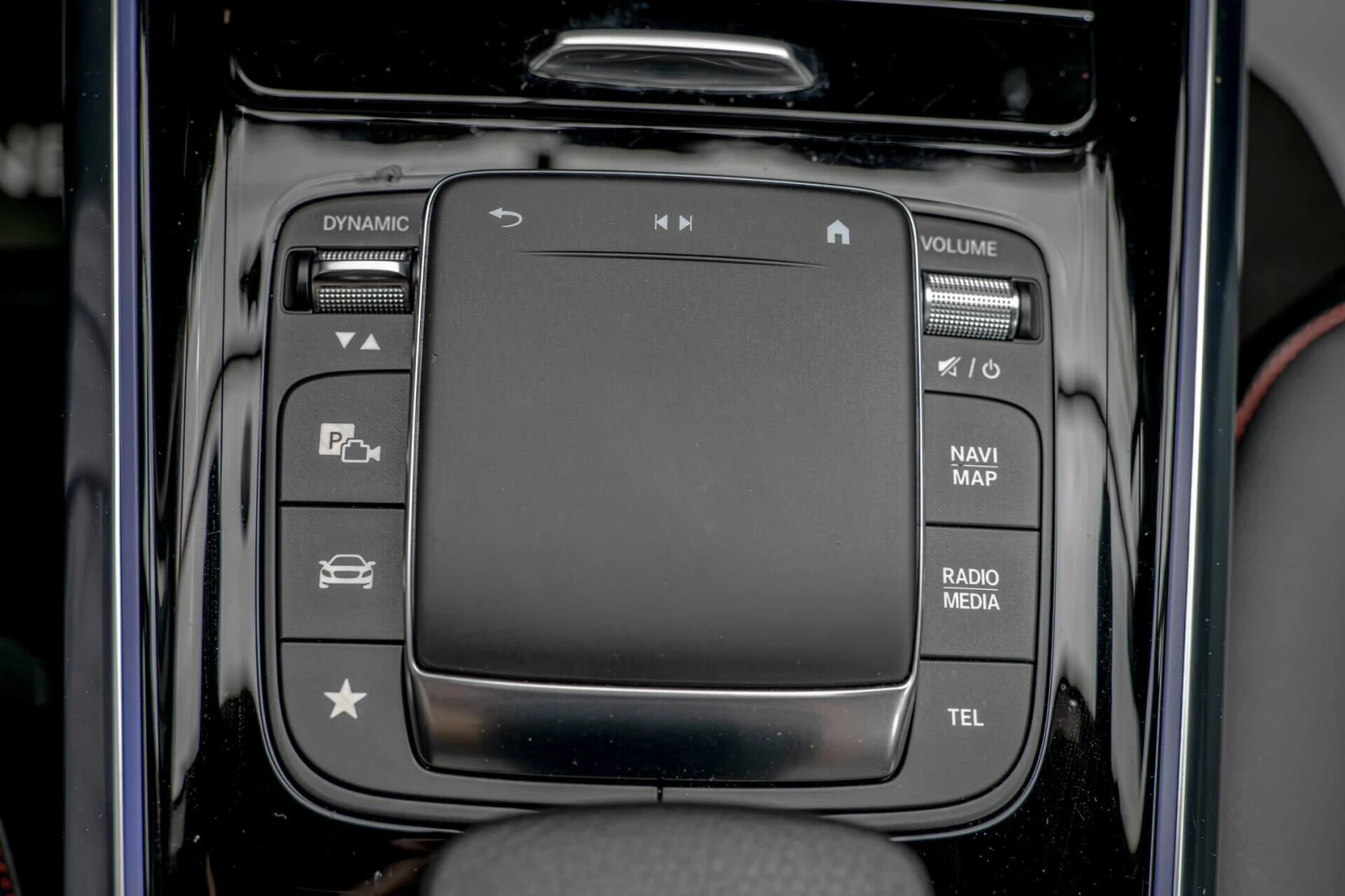 Mercedes-Benz EQA 250/AMG Line/Камера/Амбиент/MBUX/Dynamic Select/, снимка 11 - Автомобили и джипове - 54598911