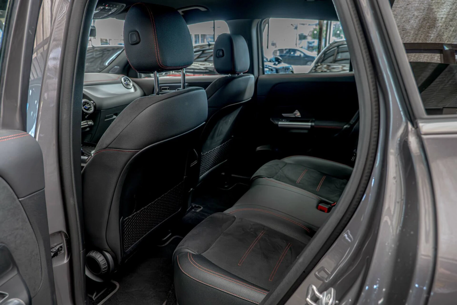 Mercedes-Benz EQA 250/AMG Line/Камера/Амбиент/MBUX/Dynamic Select/, снимка 8 - Автомобили и джипове - 54598911