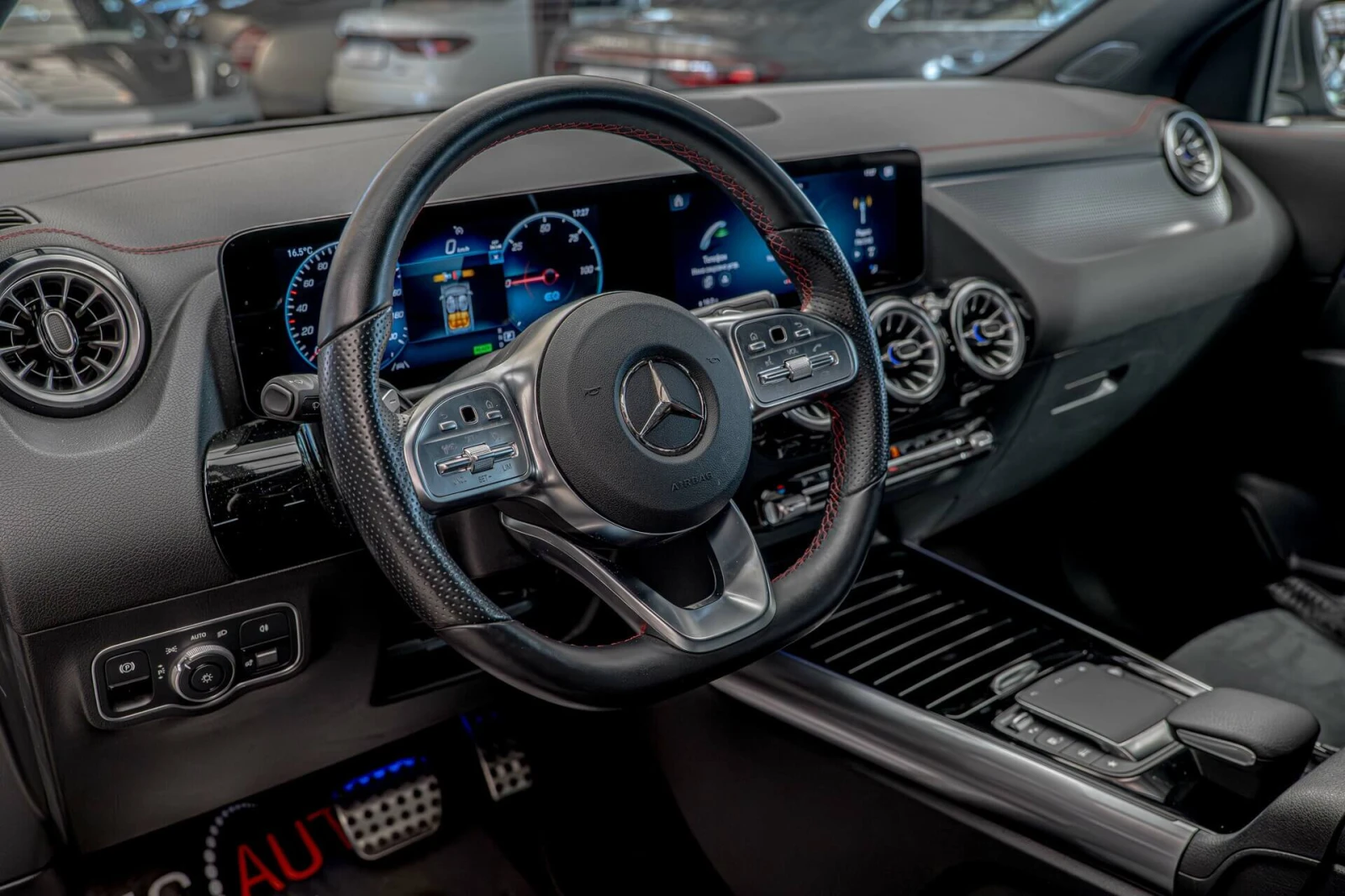 Mercedes-Benz EQA 250/AMG Line/Камера/Амбиент/MBUX/Dynamic Select/, снимка 7 - Автомобили и джипове - 54598911