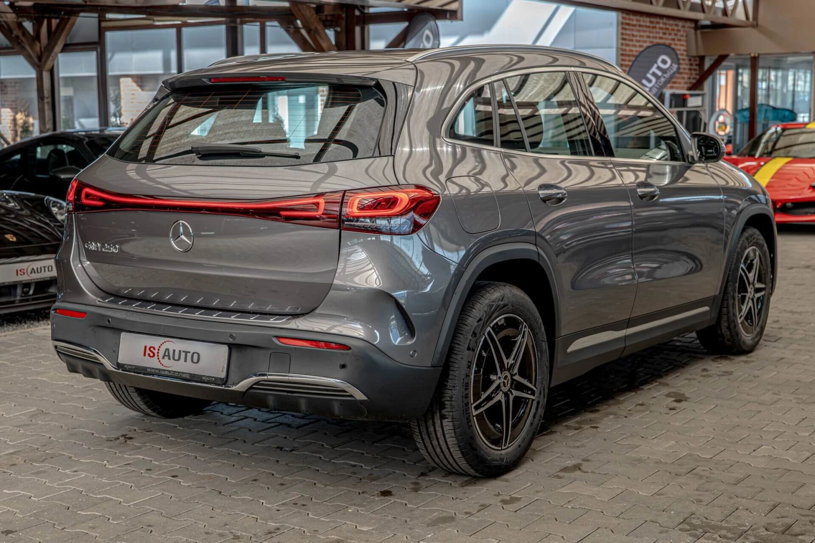 Mercedes-Benz EQA 250/AMG Line/Камера/Амбиент/MBUX/Dynamic Select/, снимка 4 - Автомобили и джипове - 54598911