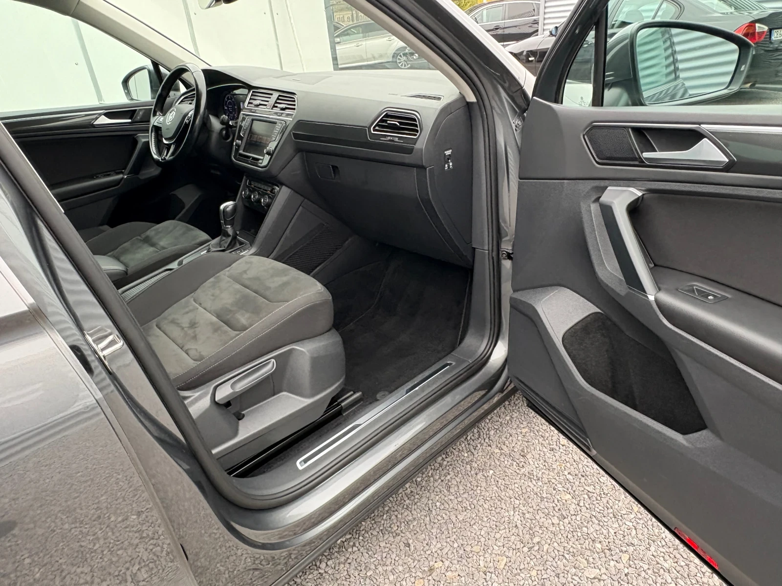 VW Tiguan 2.0TDI-DIGITAL-185000��.������� � ����� �� ������� | Mobile.bg � ����������� 9