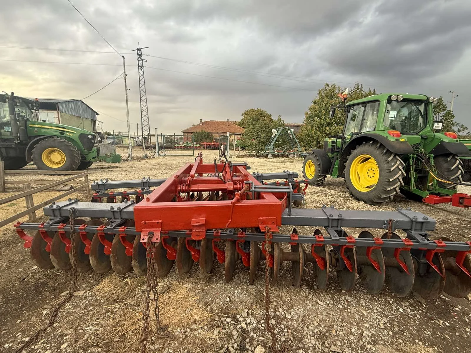 ����� ��������� ����� 4 ����� | Mobile.bg � ����������� 4