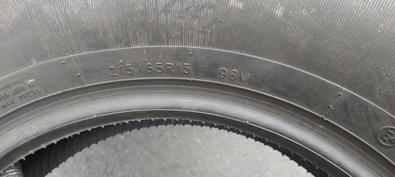 Гуми Летни 215/65R15, снимка 4 - Гуми и джанти - 29857891