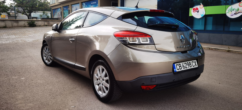 Renault Megane 1.9, снимка 6 - Автомобили и джипове - 45998549