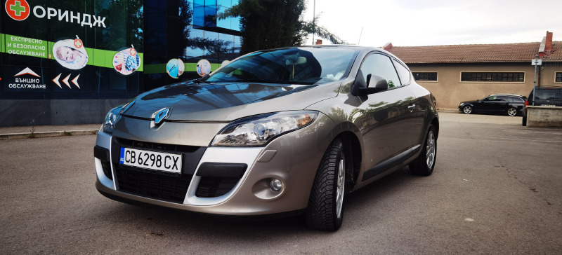 Renault Megane 1.9, снимка 2 - Автомобили и джипове - 45998549