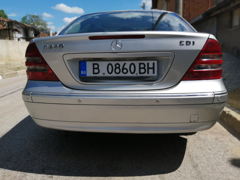 Mercedes-Benz C 220, снимка 3 - Автомобили и джипове - 46294290